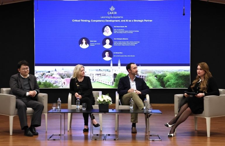 Eğitim Ekosistemleri : Eleştirel Düşünme, Yetkinlik Geliştirme ve Stratejik Bir Ortak Olarak Yapay Zeka Konferansı